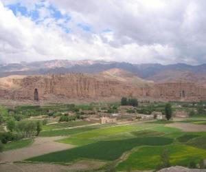 Puzzle Πολιτιστικό Τοπίο και αρχαιολογικά κατάλοιπα του Bamiyan Valley, Αφγανιστάν.